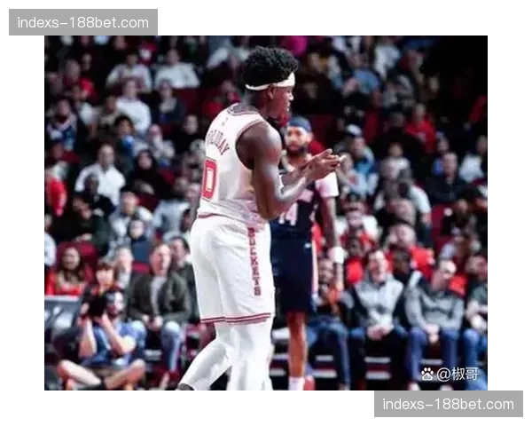 火箭谢泼德霍勒迪组成后场 提供稳定外线投射火力 火箭谢泼德霍勒迪组成后场 提供稳定外线投射火力